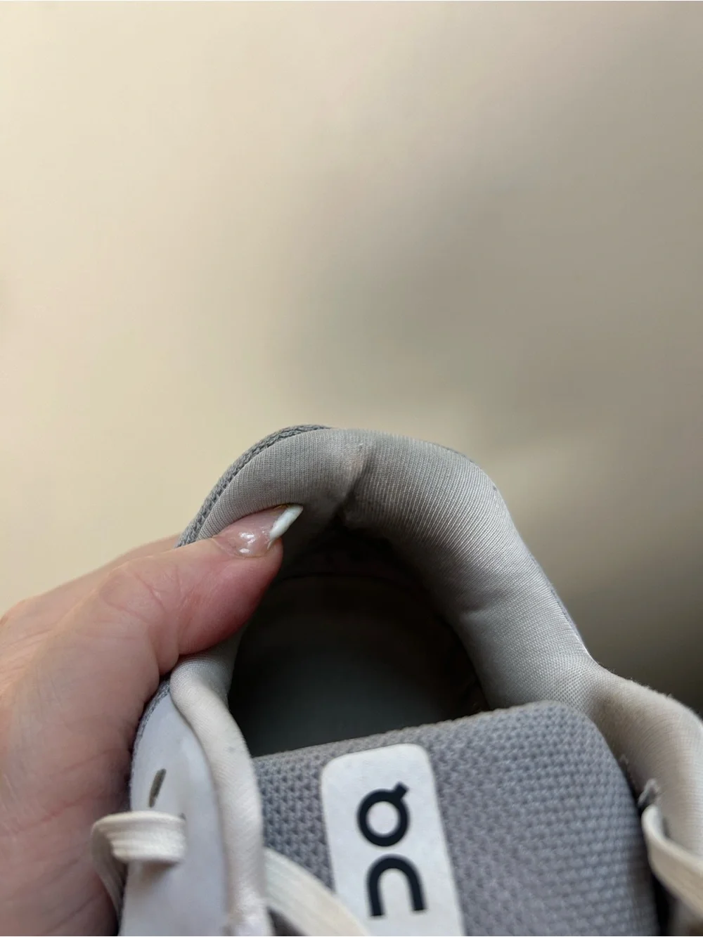 Women’s On Cloud Runner 2 White/Light Gray Sneakers Size 7